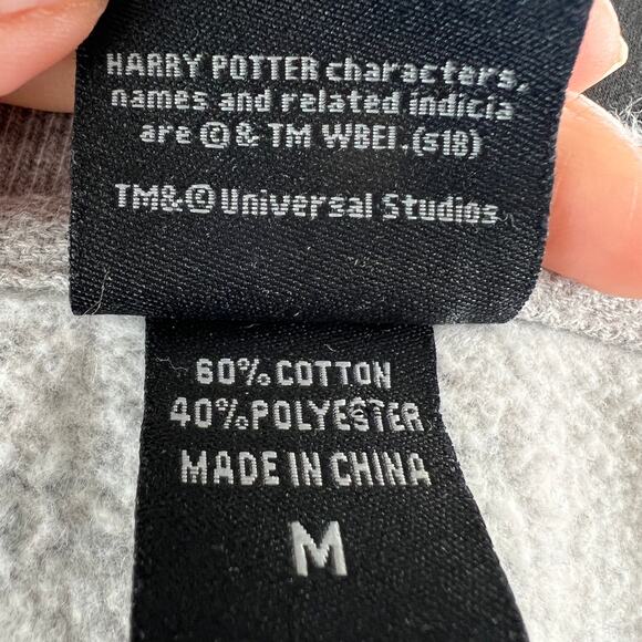 Harry Potter Gryffindor Universal Studios Gray Sweatshirt Cotton Crew Neck Sz M - Picture 7 of 8